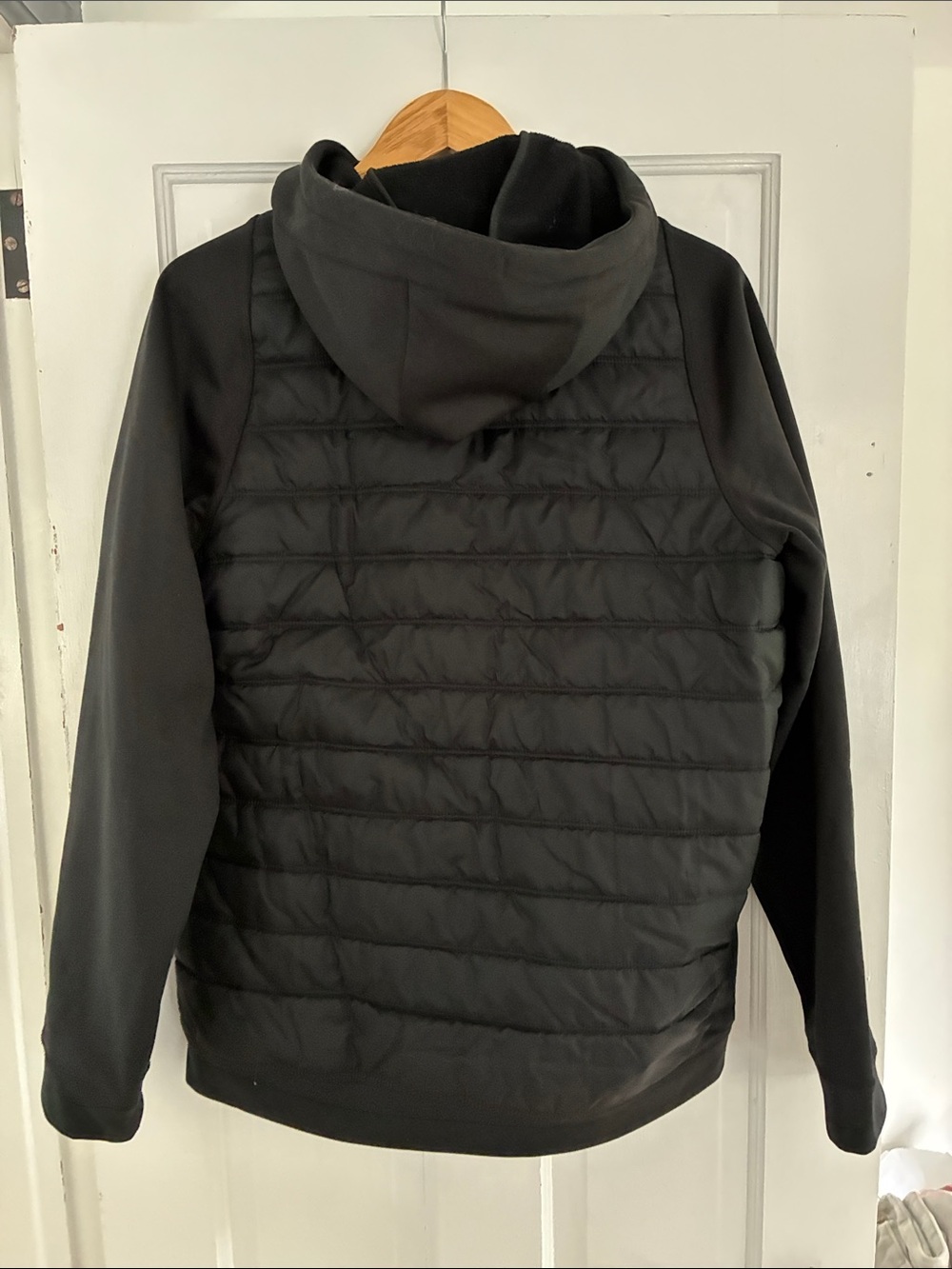 Nike Men’s Black Quilted Hybrid Hooded Jacket - Picture 3 of 3